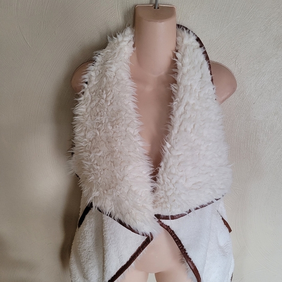 Simply Southern Reversible Cream Color Sherpa Vest Size Women's Small NEW - Picture 4 of 10